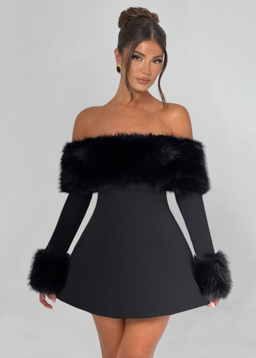 Serena | Schulterfreies Minikleid mit Pelzärmeln